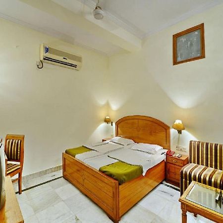 Mahalaxmi Plaza Hotel Faridabad Exterior photo