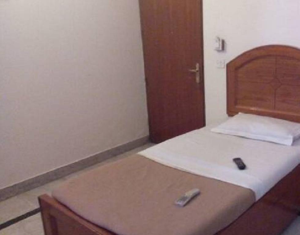 Mahalaxmi Plaza Hotel Faridabad Room photo